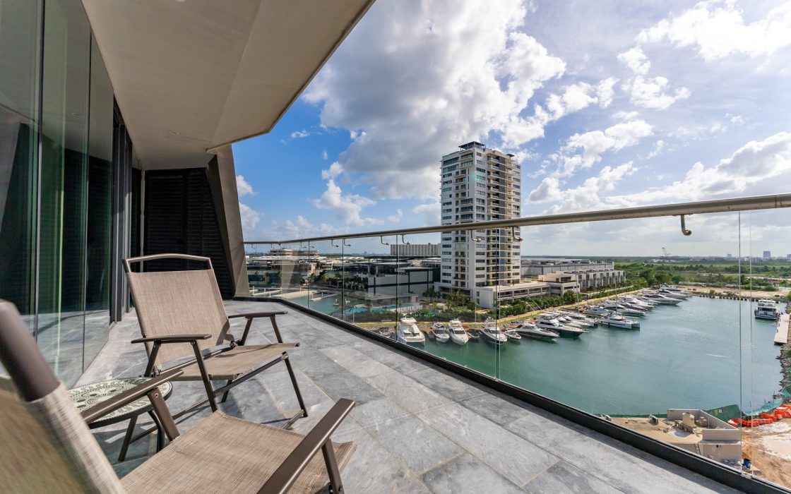Shark Tower – Puerto Cancun