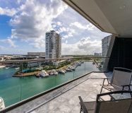 Shark Tower – Puerto Cancun