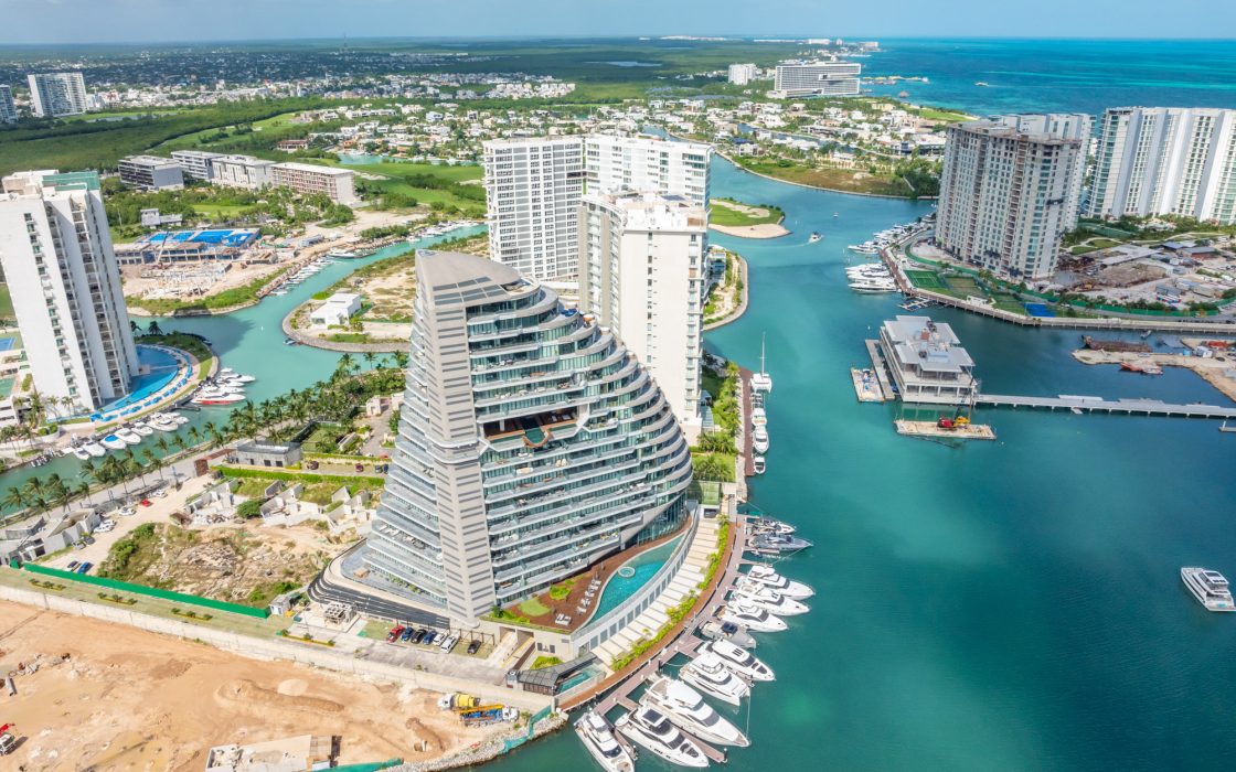 Shark Tower – Puerto Cancun